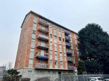 4 LOCALI A MONZA