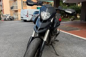 Ducati hypermotard 796 patente A2