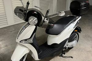 Piaggio Liberty 50 4T • Accessori • km 21.700
