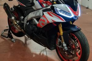Aprilia Tuono V4 Factory Speed White  2023