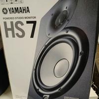 diffusori monitor Yamaha hs7