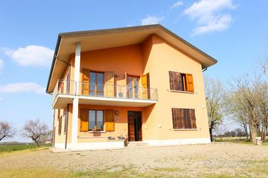 VILLA SINGOLA A ANZOLA DELL'EMILIA