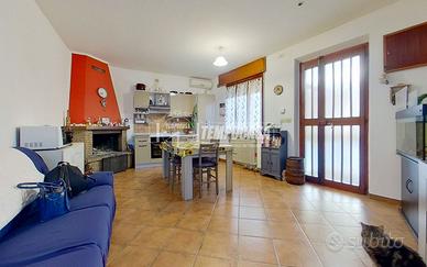 BILOCALE INDIPENDENTE CON POSTO AUTO