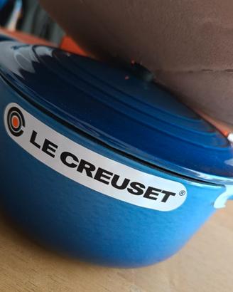 Casseruola le Creuset blu in ghisa vetrificata