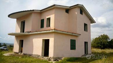 Villa da 220mq + 30000mq di Terreno ROMA