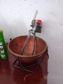 Paiolo in rame per polenta con mescolatore 
