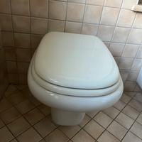 Sanitari sospesi