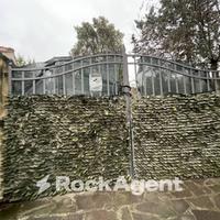 NOSTRA ESCLUSIVA INDIPENDENTE CON 4.200MQ DI TERRE