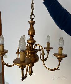 Lampadario in legno dorato