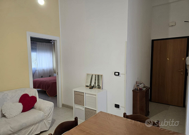 Bilocale centrale ammobiliato