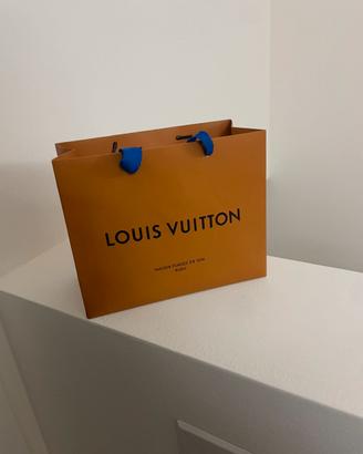 Busta originale Louis Vuitton con nastro, perfetta