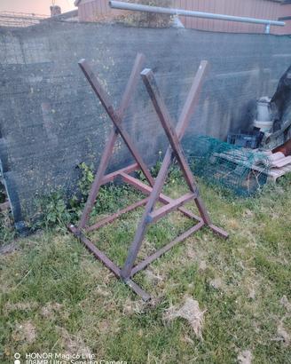 cavalletto in ferro per tagliare legna