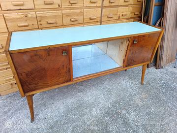 credenza sideboard vintage in legno, con vetrina