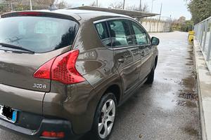 auto Peugeot 3008 anno 2011
