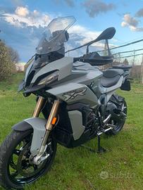 Moto con valigioni