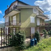 Villa su 4 livelli in località Palombe