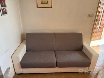Divano in buono stato