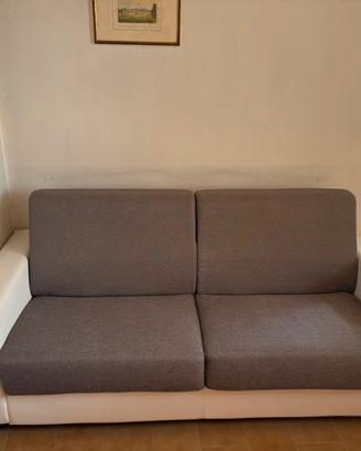 Divano in buono stato