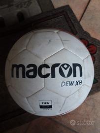 palloni da calcio macron