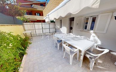 PIANO TERRA RISTRUTTURATO CON POSTO AUTO A 50 METR