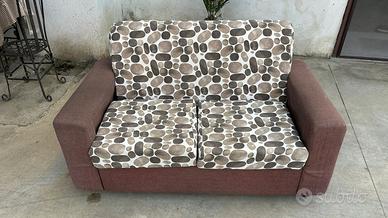 Divano 2 posti usato in buone condizioni