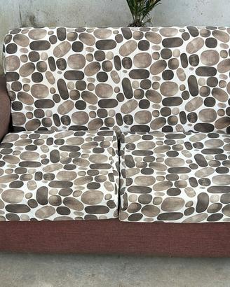 Divano 2 posti usato in buone condizioni