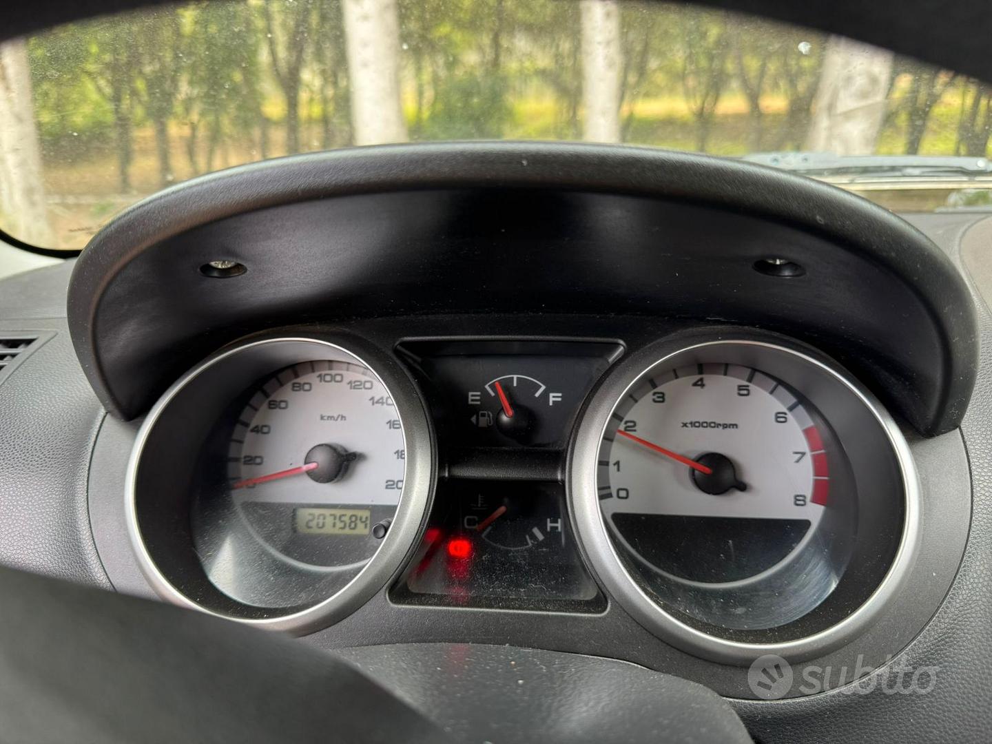 Suzuki Ignis 2006 photo 2