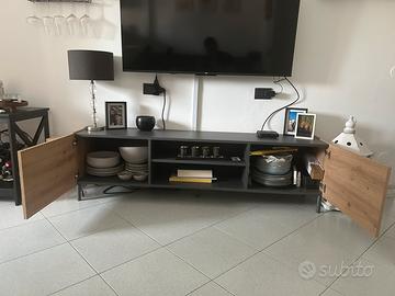 Mobile Tv contenitore