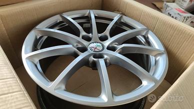 4 CERCHI LEGA ALFAROMEO 17" ORIGINALI CODICE A642