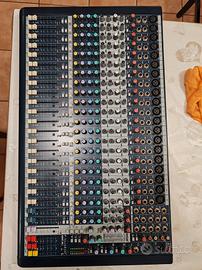 mixer soundcraft MFXi-20 + flightcase