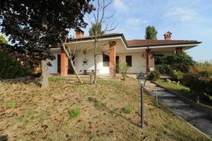 VILLA SINGOLA A CERESOLE ALBA