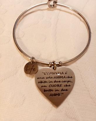 Braccialetto in acciaio con incisione sull'amicizi