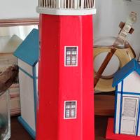 Faro decorativo in legno, fatto a mano Rosso