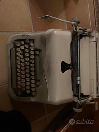 Macchina da scrivere