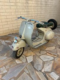 Vespa 125 faro basso conservata