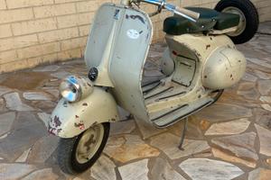 Vespa 125 faro basso conservata