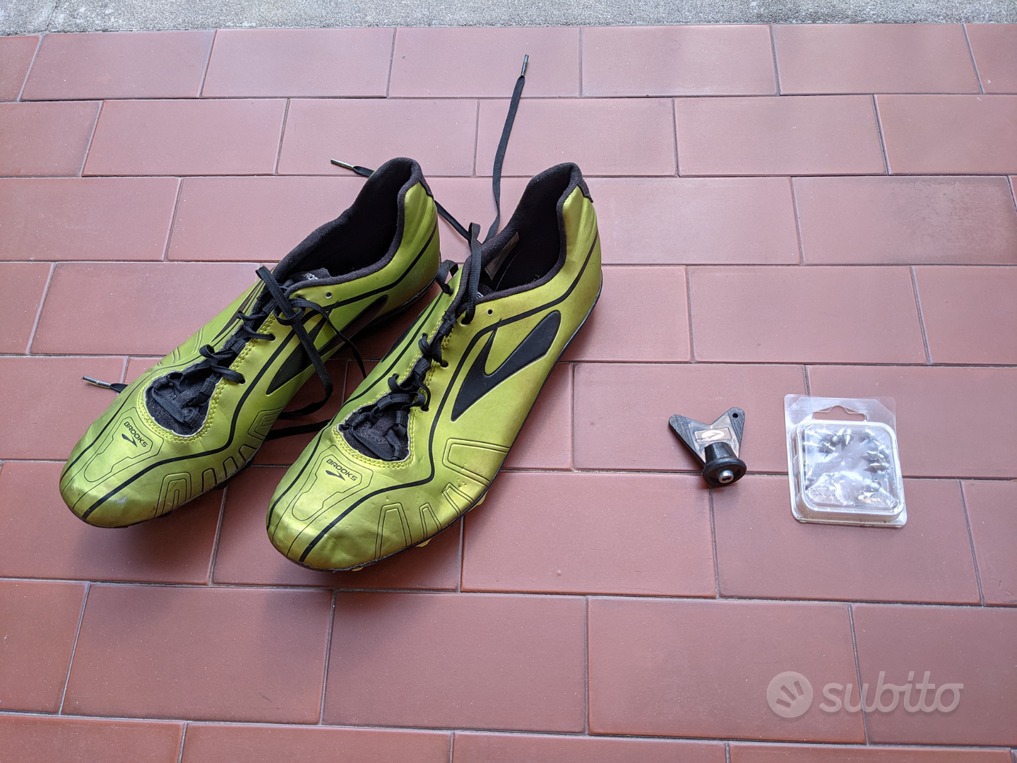 Scarpe chiodate atletica on sale brooks