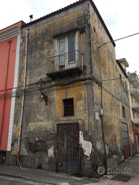 Immobile da ristrutturare zona centrale