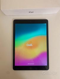 iPad 8ª generazione 32gb 2020 -con cover e scatola
