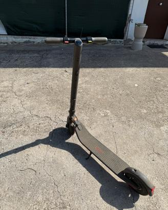 Ninebot Segway ES2 – Monopattino elettrico