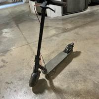 Monopattino elettrico xiaomi scooter 4 lite