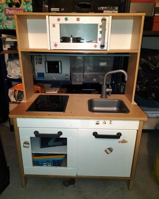 Mini cucina Ikea con accessori