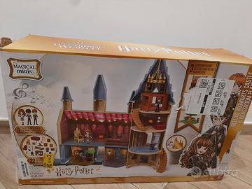 Hogwarts castle and classroom playsets