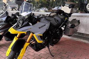 Suzuki Vstrom 800 DE + Mivv + Givi
