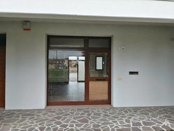 Rif. 9138 Negozio a Castelnovo di Sotto