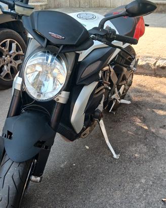 mv agusta brutale  800 anno 2015