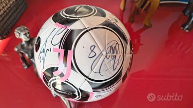 Pallone Juventus autografato