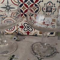 Due bicchieri da aperitivo.
