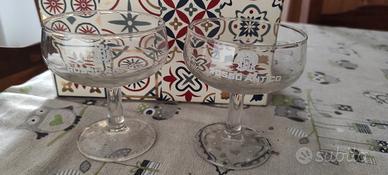 Due bicchieri da aperitivo.