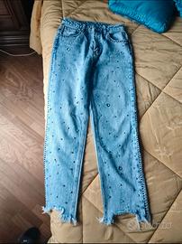 Jeans borchie e strass